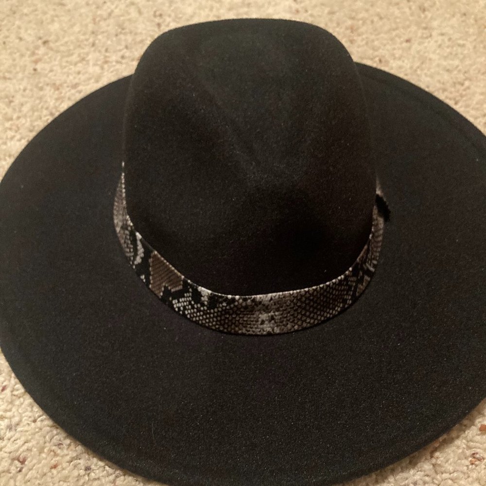 BLACK HAT